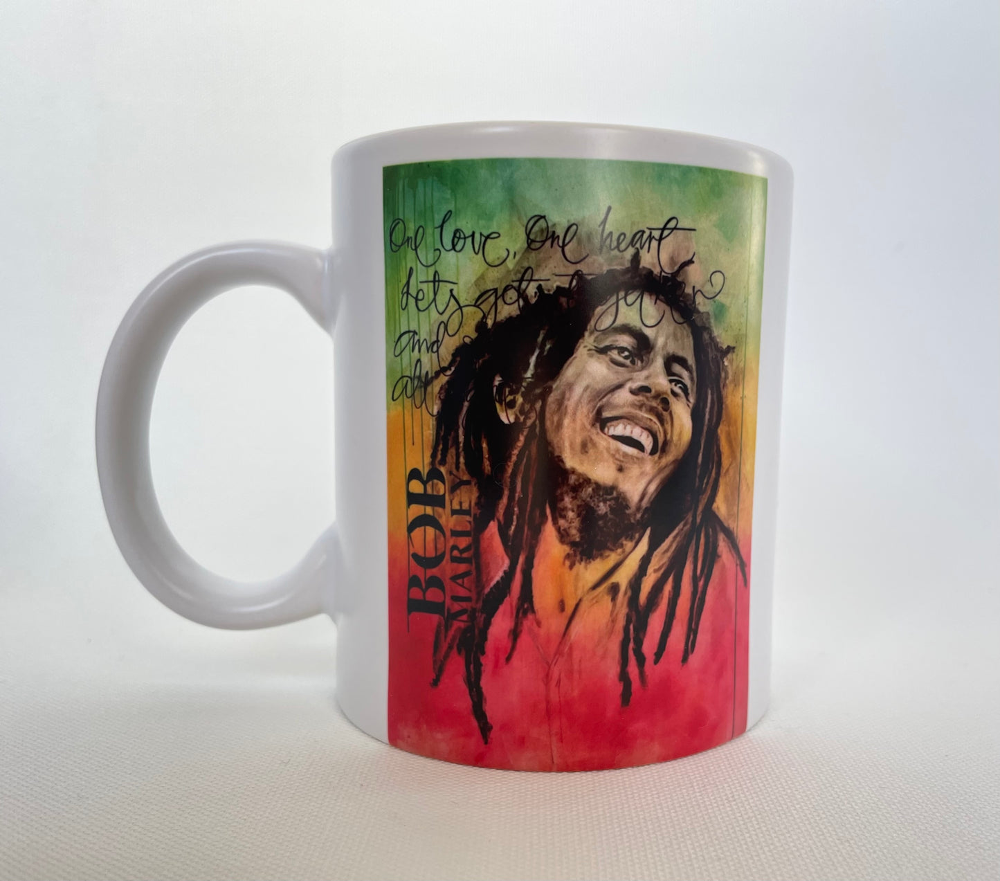 Kopp med motiv av Bob Marley – konstnärligt tryck av K. Palmnäs